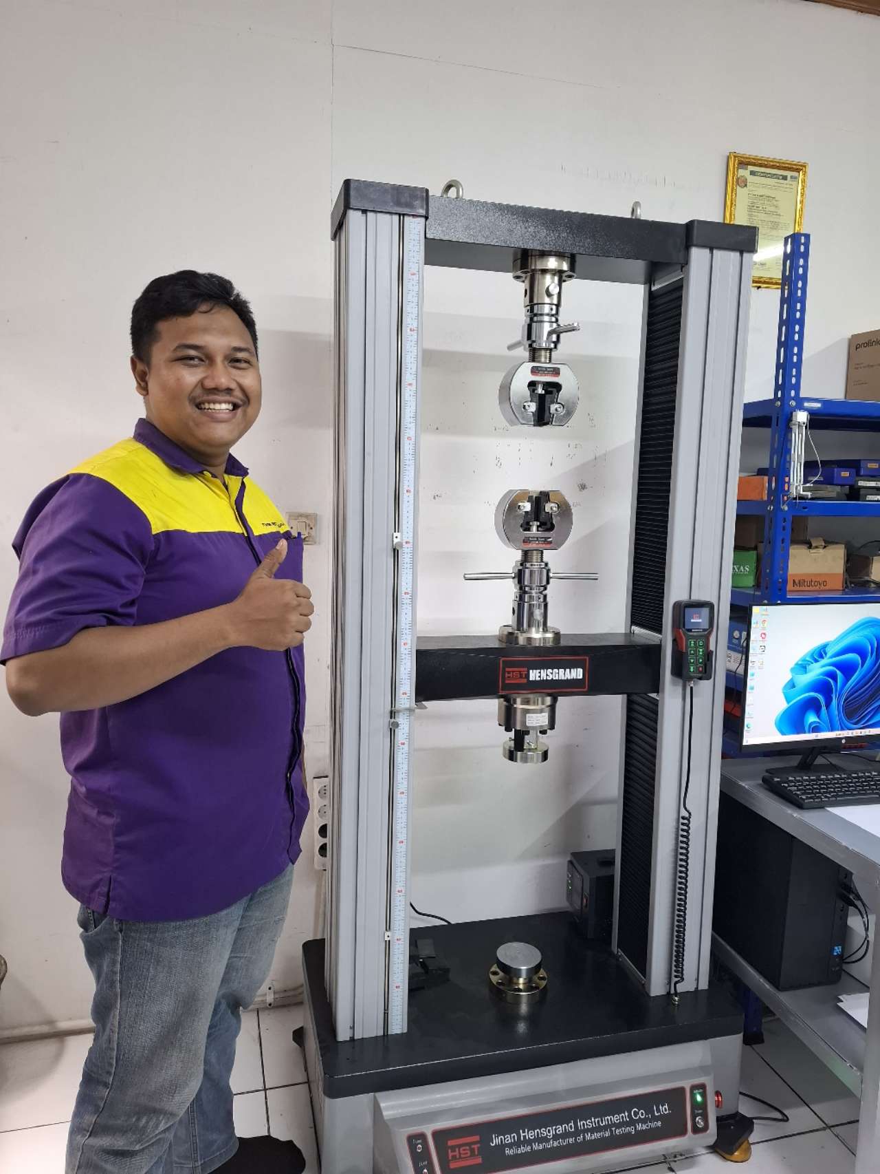इंडोनेशियाई ग्राहक कसन परीक्षण उपकरण प्राप्त करने के बाद गुणवत्ता की प्रशंसा करता है