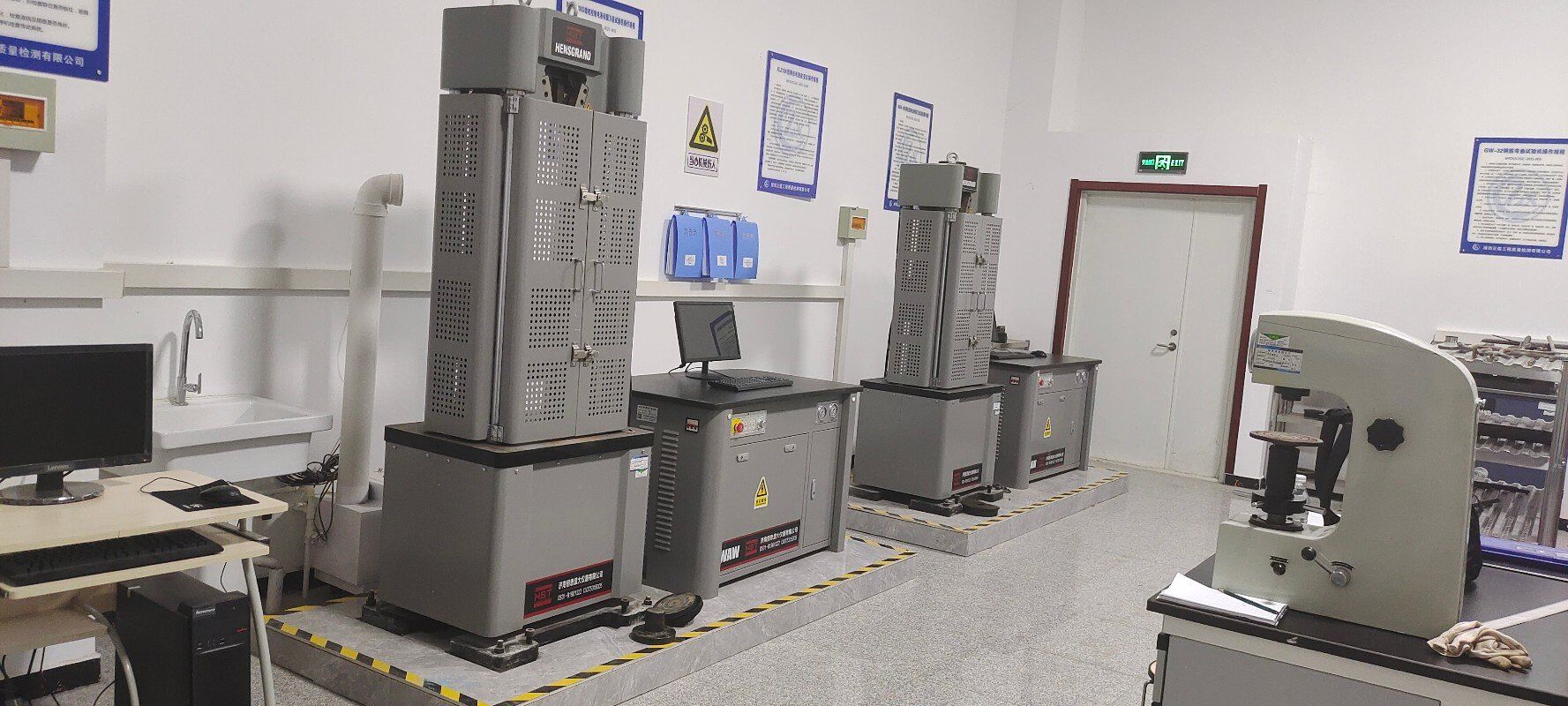 Jinan Kason از مشتریان خارج از کشور برای بازدید از کارخانه مجازی و پذیرش تجهیزات استقبال می کند