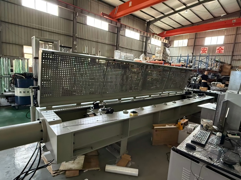 What is the ASTM E8, ISO 6892-1 Horizontal Tensile Testing Machine ?